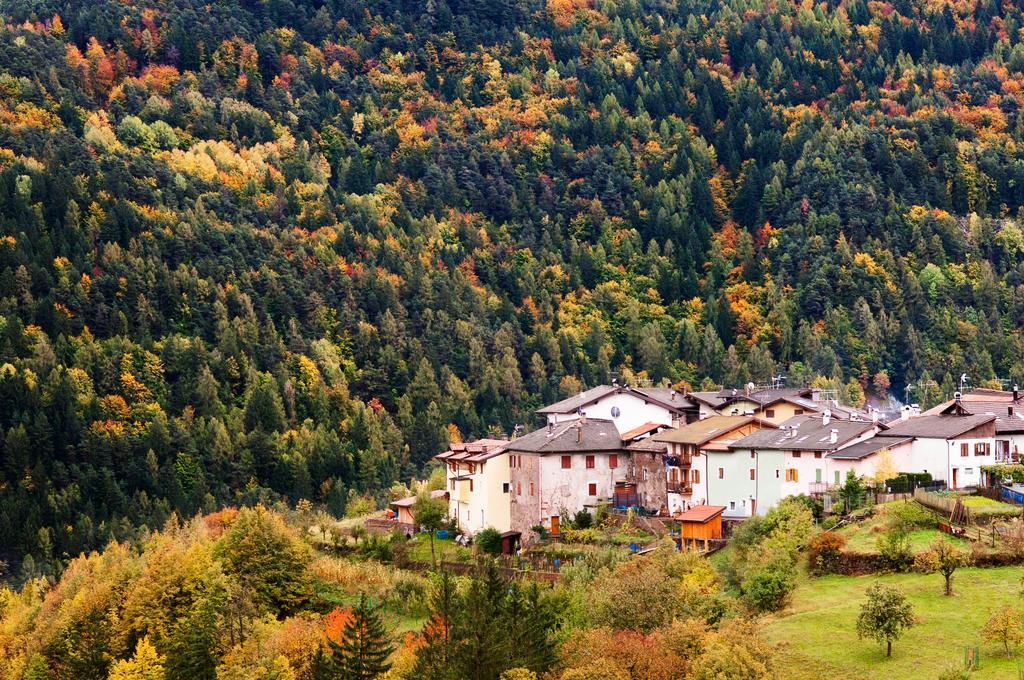 Hostel L'Ost - Ostello Di Grumes Zewnętrze zdjęcie